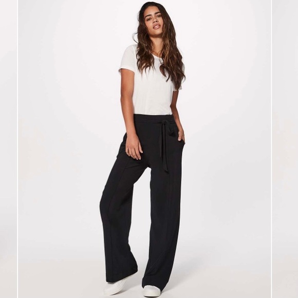 Lululemon Noir Pant